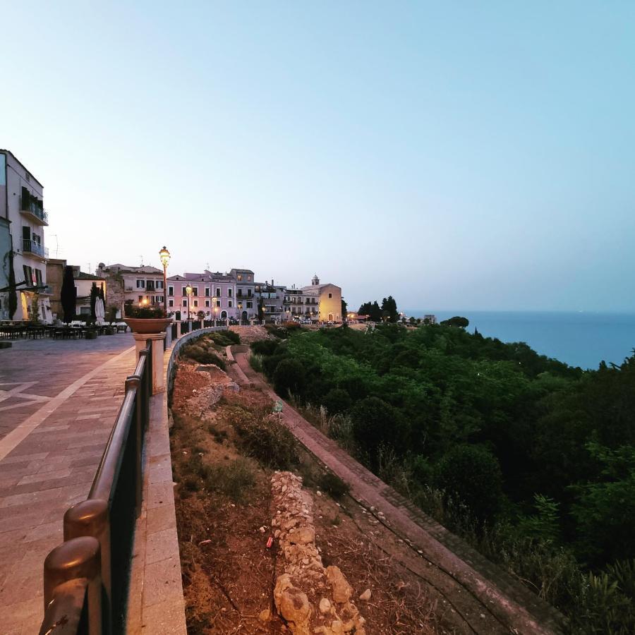 Dimore D'Avalos Boutique Bed & Breakfast Vasto Bagian luar foto