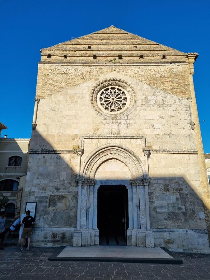 Dimore D'Avalos Boutique Bed & Breakfast Vasto Bagian luar foto